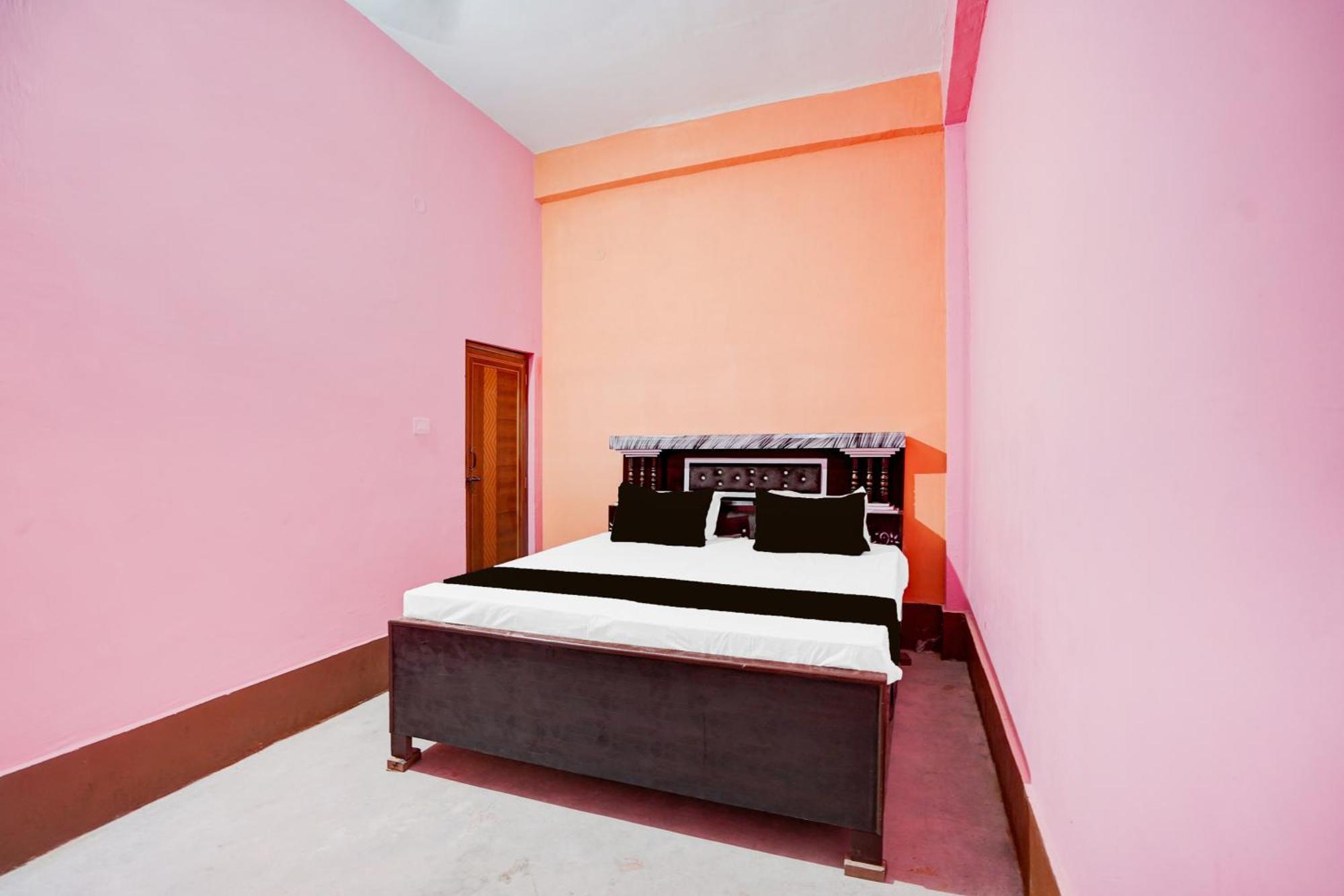 Spot On Celebration Hotel Kanpur Exterior foto